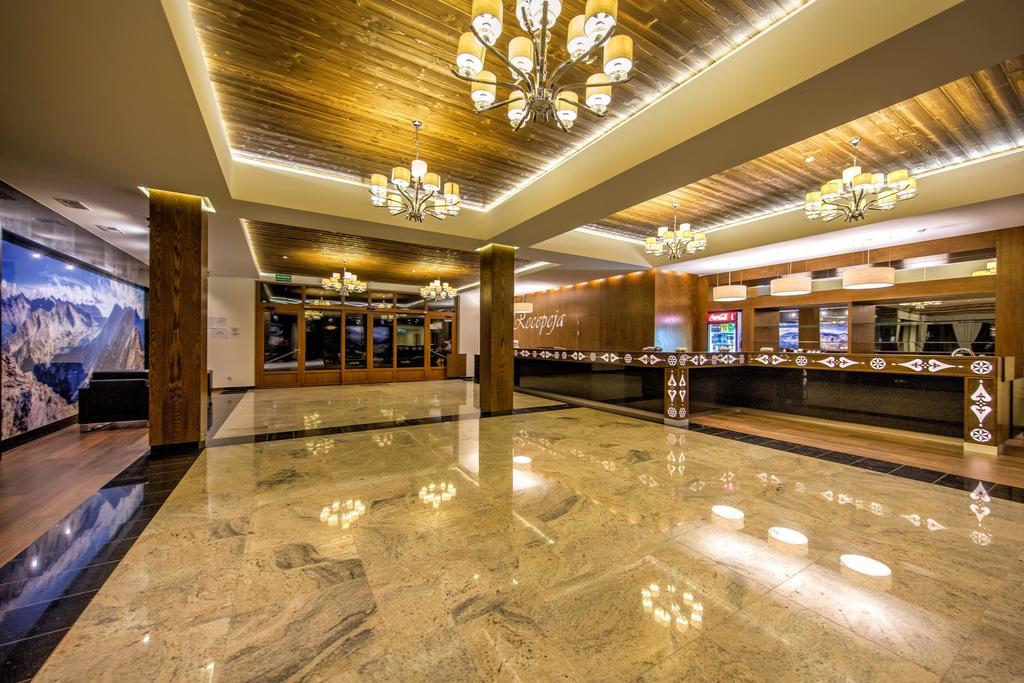 Grand Stasinda Bal Sylwestrowy Animacje Impreza Integracyjna Dwa Posilki Bogaty Bufet Baseny Kregielnia Grota Sauny Squash Silownia Place Zabaw Widoki 1000Mnpm Буковина-Татшаньска Экстерьер фото
