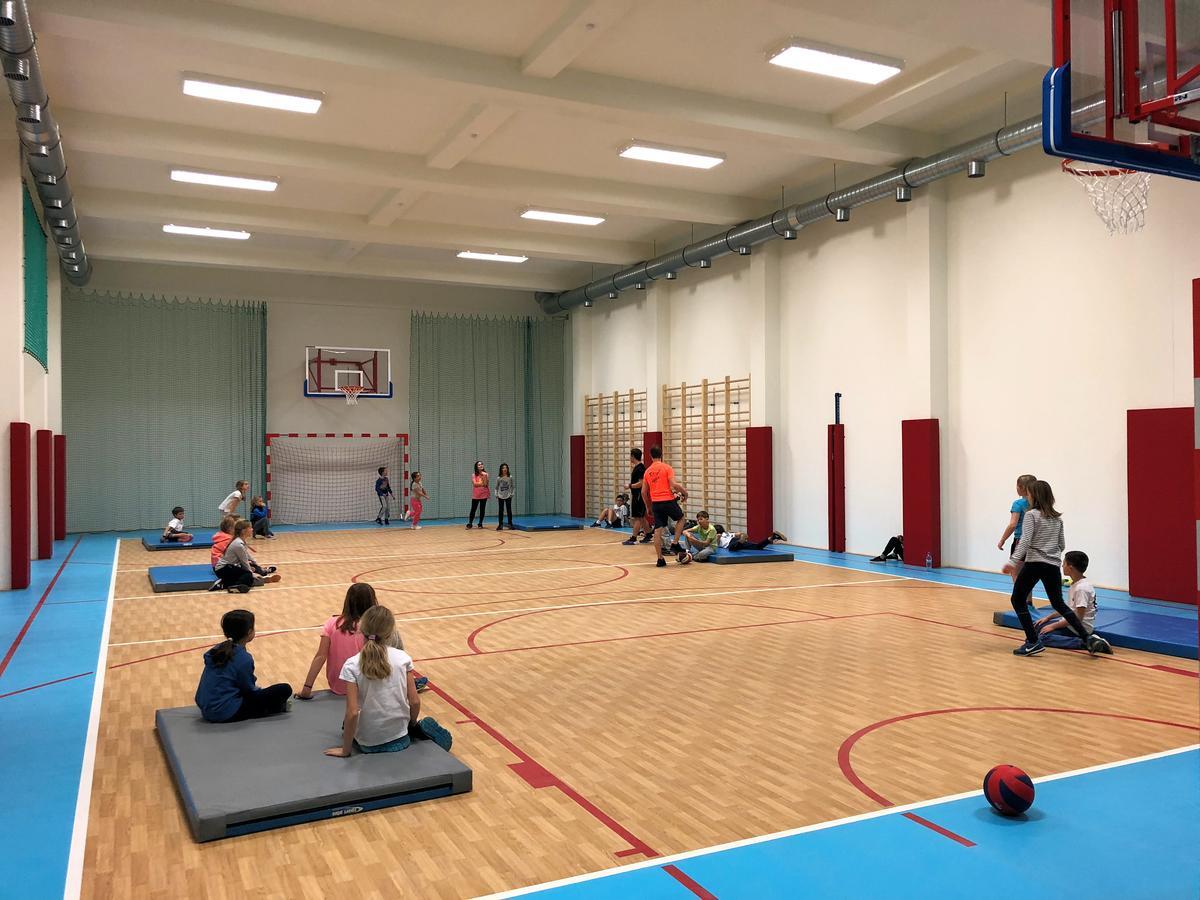 Grand Stasinda Bal Sylwestrowy Animacje Impreza Integracyjna Dwa Posilki Bogaty Bufet Baseny Kregielnia Grota Sauny Squash Silownia Place Zabaw Widoki 1000Mnpm Буковина-Татшаньска Экстерьер фото